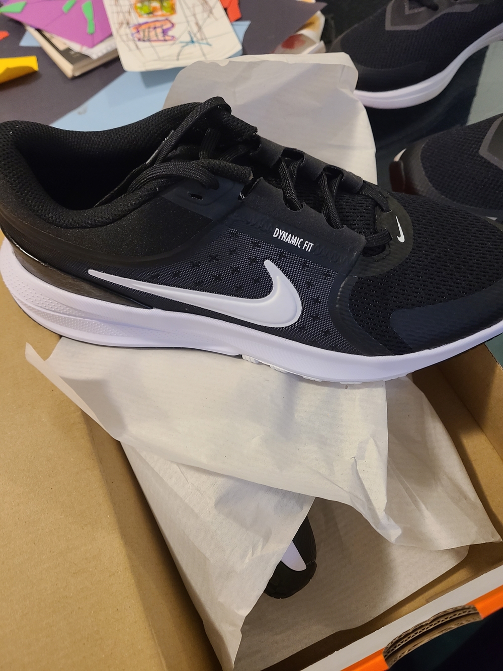 NIKE 7Y (Big kids-young Man) Black & White Running Shoes - Dynamic Fit